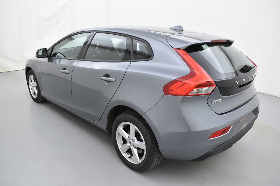 Volvo v40 t2