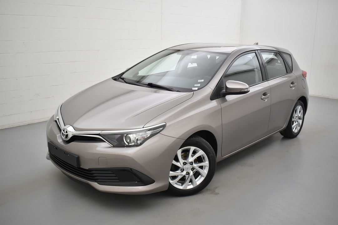 Toyota auris i