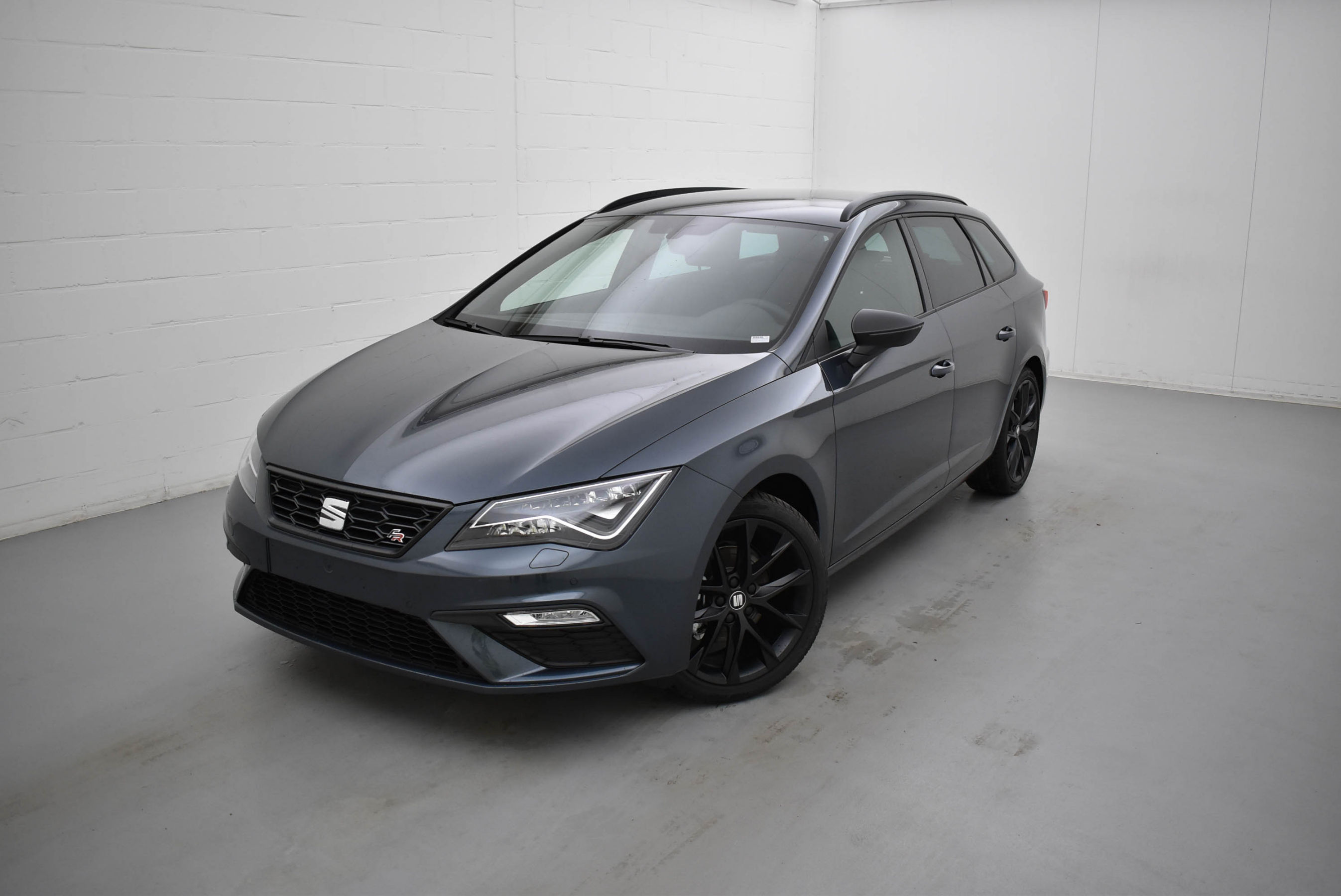 SEAT Leon ST FR TSI black matt 130